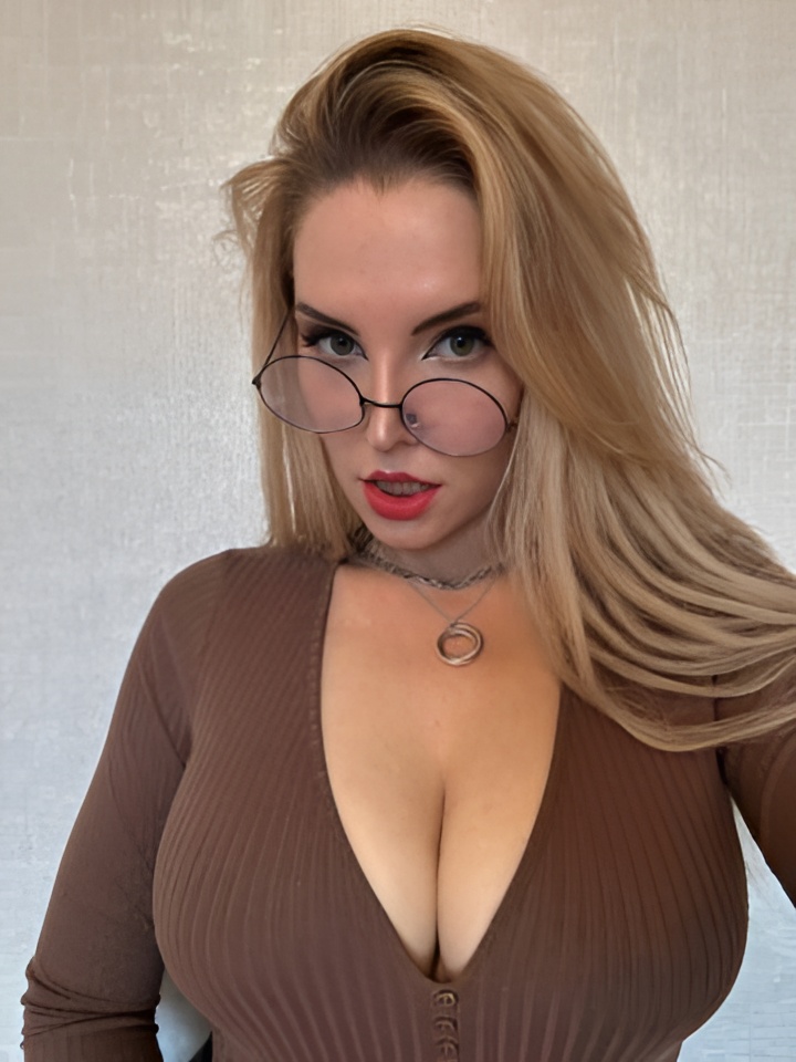 Даша привлекательная девушка из Райчихинск цена от 10000 руб