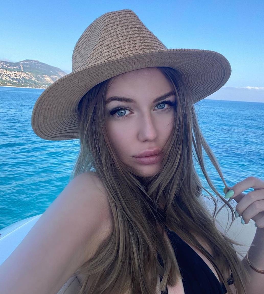 Алина привлекательная девушка из Райчихинск цена от 3000 руб